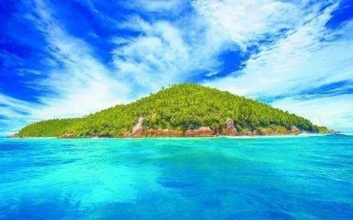 372潜艇深海远航，8分钟“掉深”70米，他14分钟救69人，世界奇迹