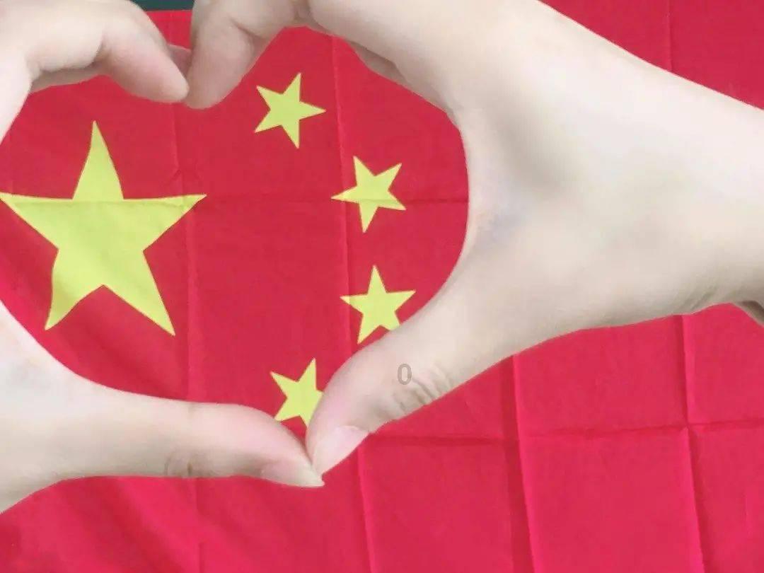 甜美奥莉吃甜点