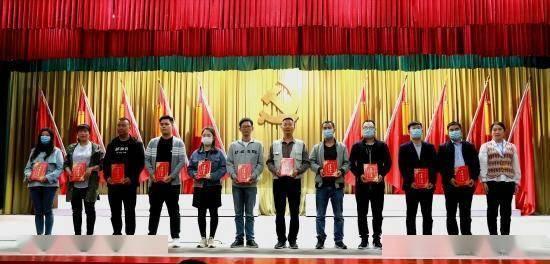 给男朋友买衣服鞋子钱包对他那么好,国庆中秋都没有联系我,我把他微信删了,现在半个月都没有给我一个电,满足你的疑问之旅